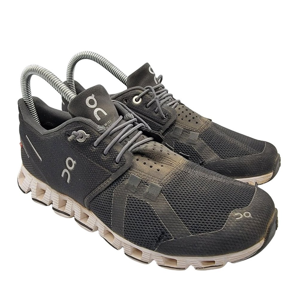 On Cloud Swiss Engineering Womens Size 7 Running Shoes Black White